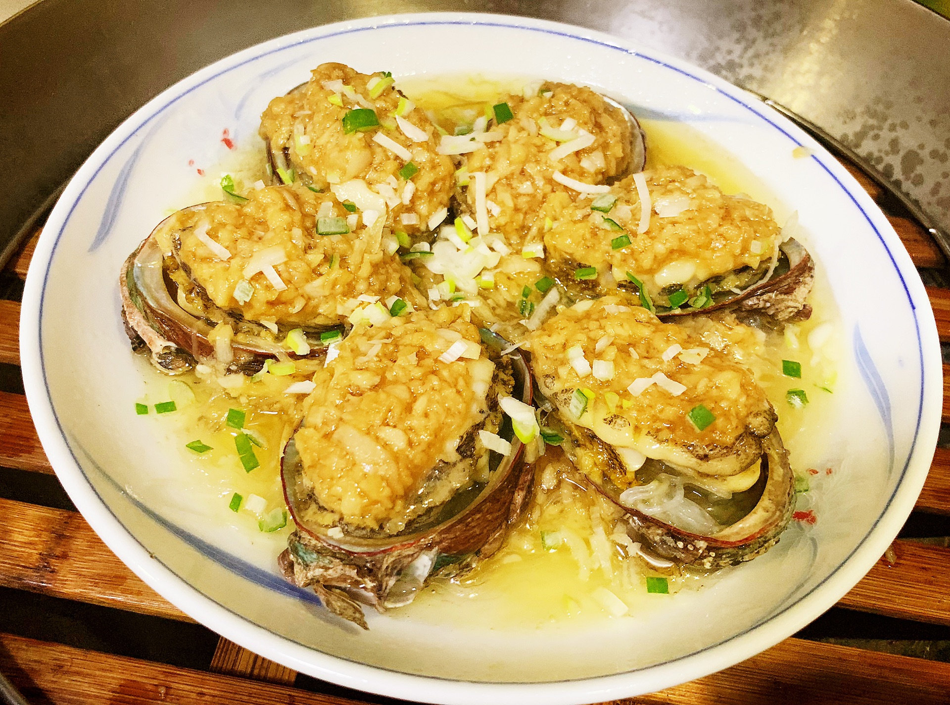 粉丝鲍鱼蒜蓉的做法(粉丝鲍鱼蒜蓉的做法视频)