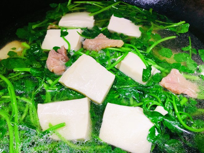 豆腐肉片汤(豆腐肉片汤的做法视频)