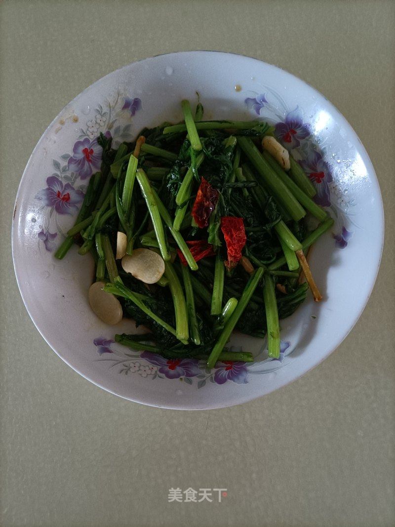 炒茼蒿的家常做法(炒茼蒿的家常做法图片)