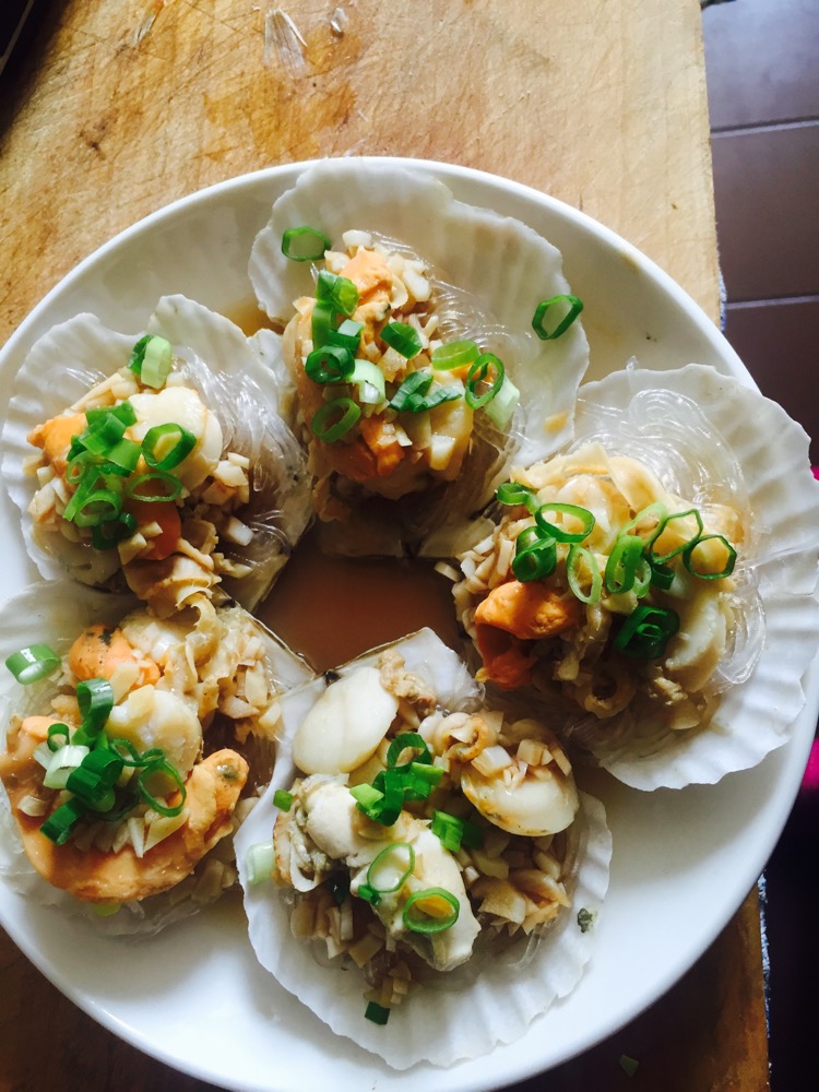 扇贝蒸粉丝怎么做(蒜蓉粉丝扇贝的做法)