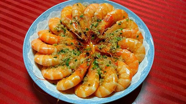 蒜泥大虾(清蒸蒜蓉大虾的做法)