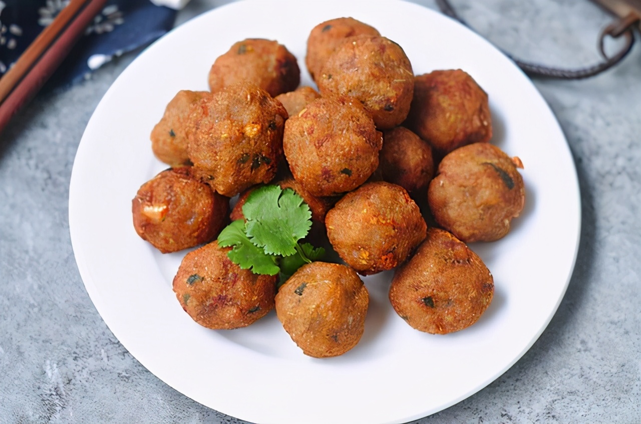 焦炸丸子(焦炸丸子的做法)