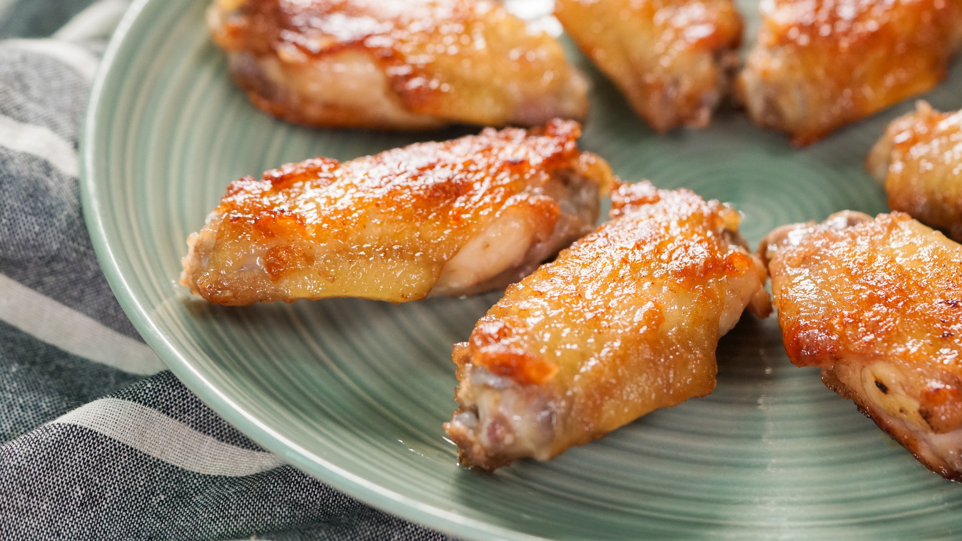 鸡翅煎多久能熟(鸡翅煎多久能熟,煎鸡翅如何确定熟了)