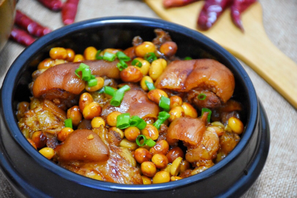 黄豆猪手(黄豆猪手汤的家常做法)