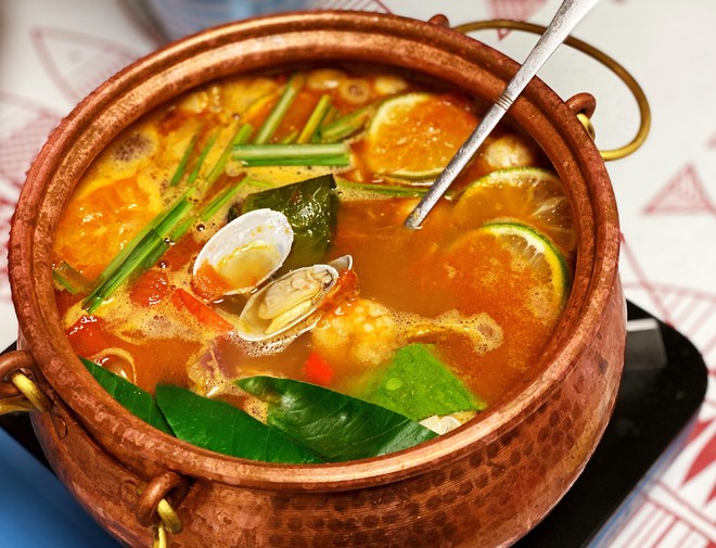 冬阴功汤都放什么食材(冬阴功汤都放什么食材为什么我吃了睡不着)