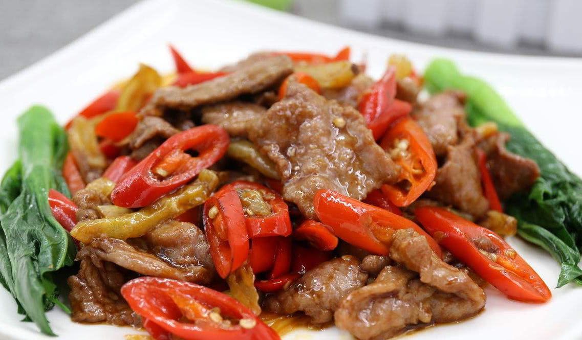 爆炒牛肉(爆炒牛肉几分钟出锅)