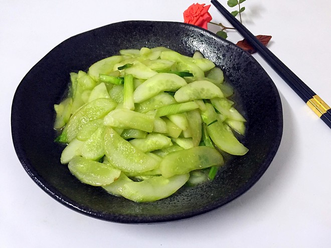 炒黄瓜怎么做(鳝鱼炒黄瓜怎么做)