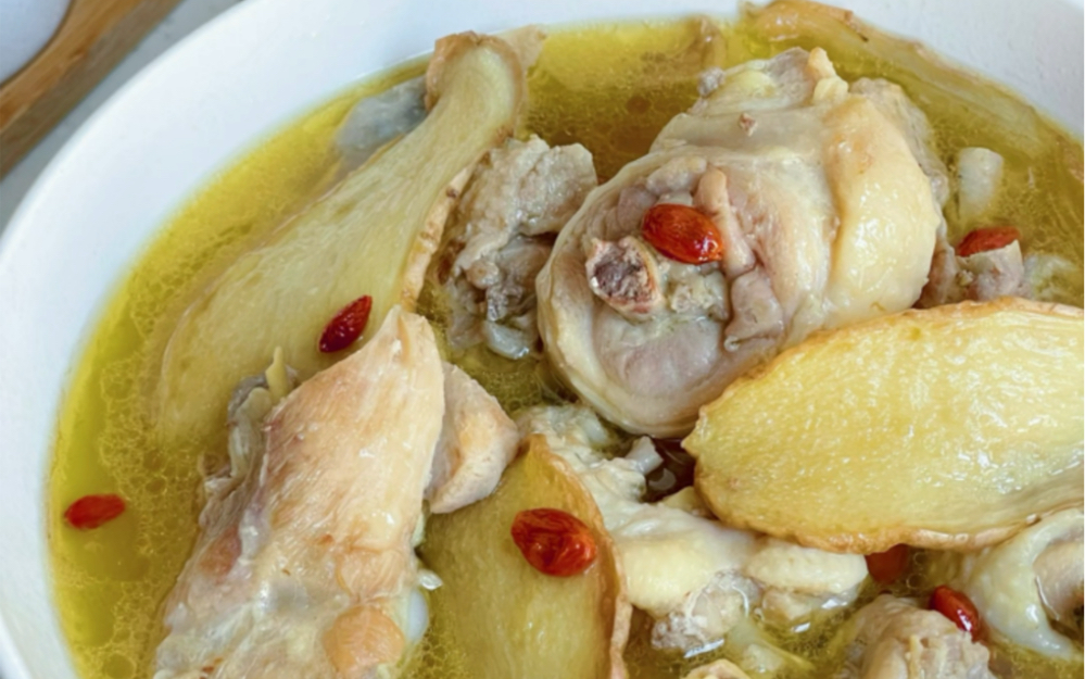 麻油鸡汤(麻油鸡汤的做法坐月子)